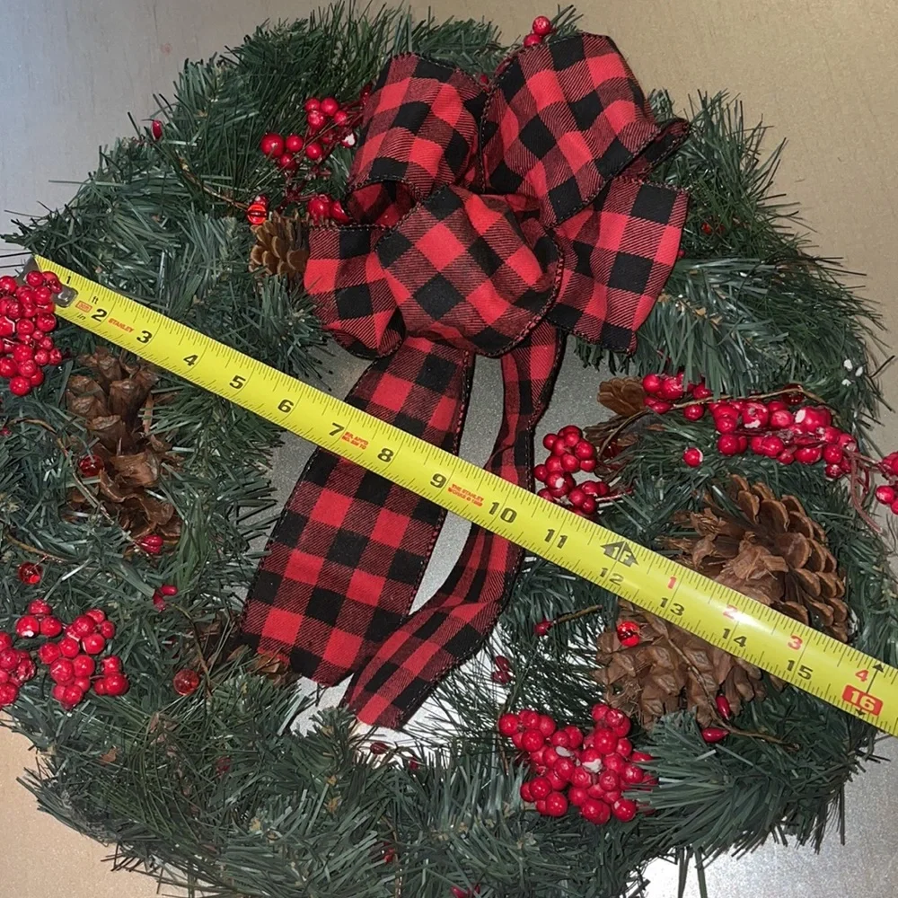 NEW Christmas holiday battery operated wreath with buffalo plaid ribbon 16